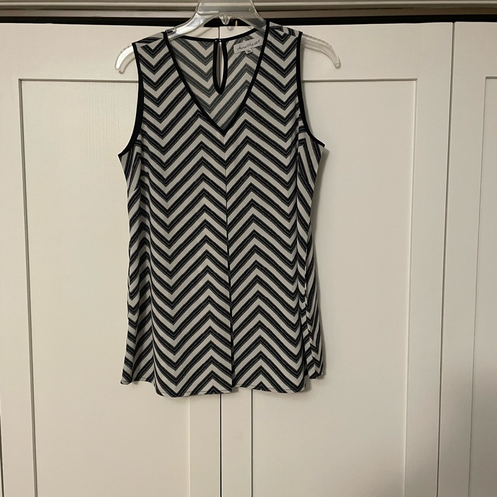 NWOT Keren Hart Sleeveless Blouse